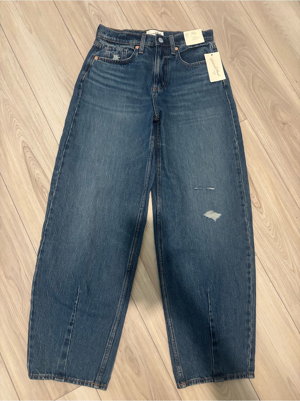 Universal Thread Dark Wash High-Rise Relaxed Jeans
